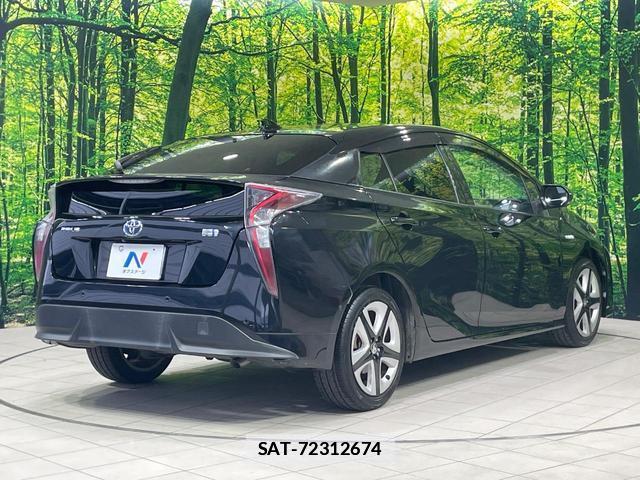 Toyota PRIUS 2016-09 7935943-16
