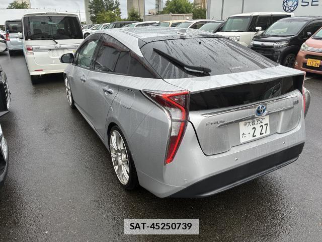 Toyota PRIUS 2018-01 7936287-2