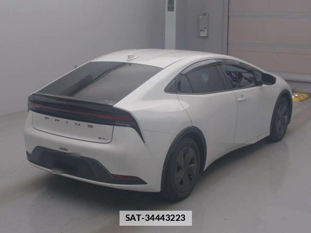 Toyota PRIUS 2024-04 7936491-11
