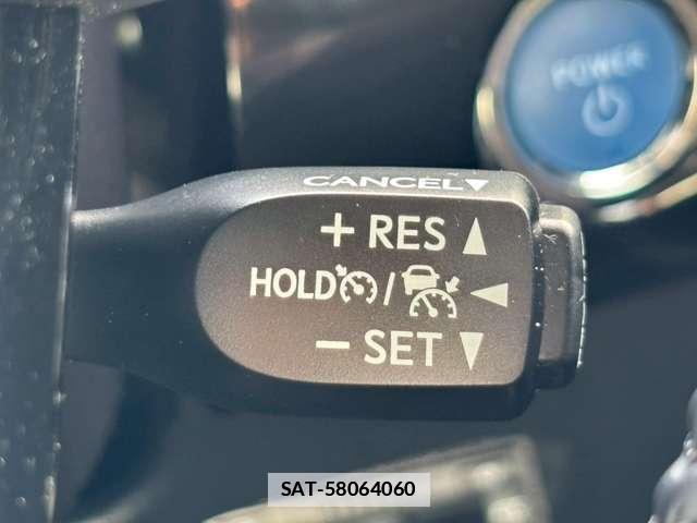 Toyota PRIUS 2022-01 7936524-16