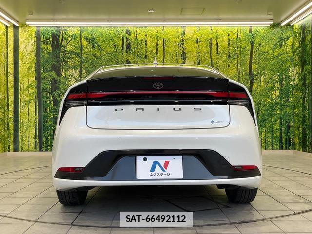 Toyota PRIUS 2023-05 7936759-14