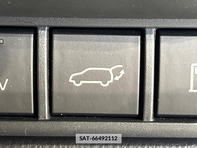 Toyota PRIUS 2023-05 7936759-6