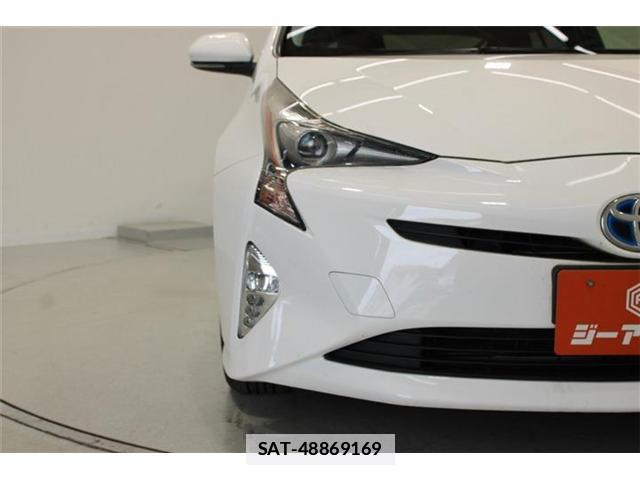 Toyota PRIUS 2017-02 7936872-15