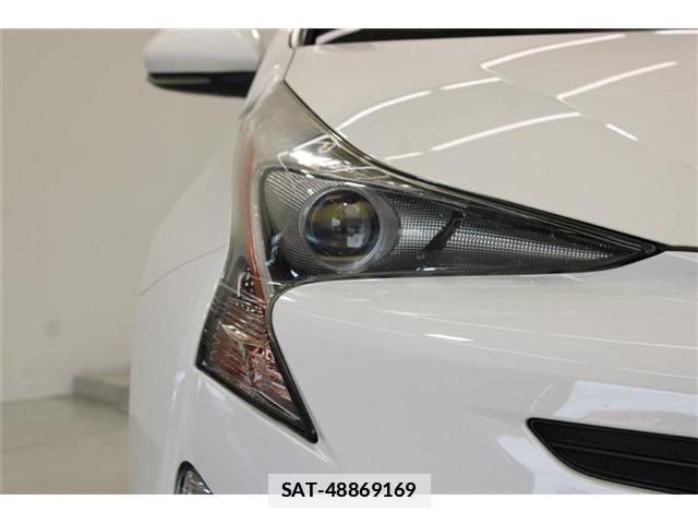 Toyota PRIUS 2017-02 7936872-16
