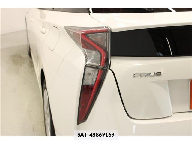 Toyota PRIUS 2017-02 7936872-18