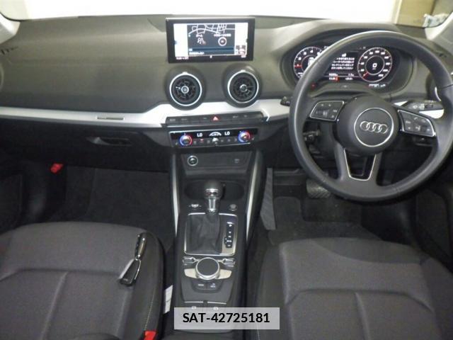 Audi Q2 2019-09 7935990-2