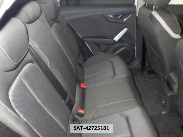 Audi Q2 2019-09 7935990-3