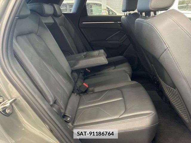 Audi Q3 2023-01 7936504-4