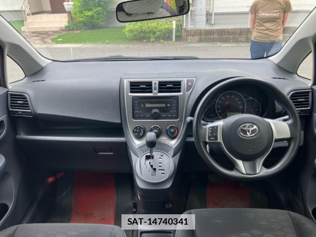 Toyota RACTIS 2012-12 7934711-16