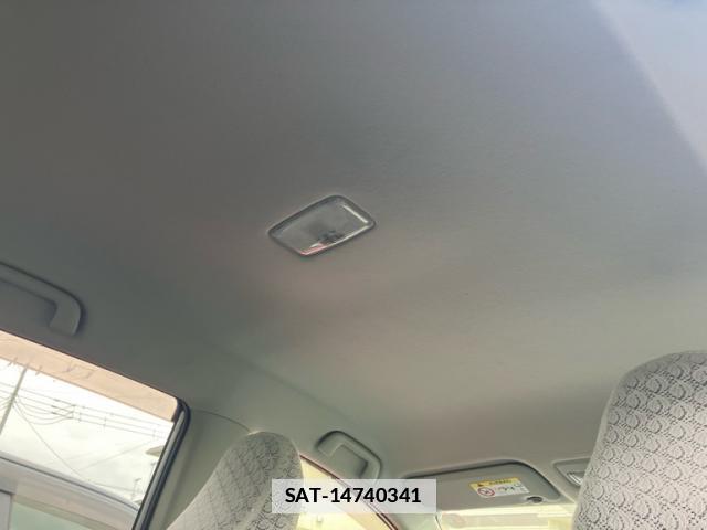 Toyota RACTIS 2012-12 7934711-17