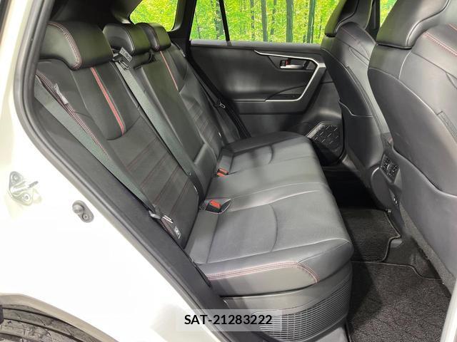 Toyota RAV4 PHV 2021-08 7937174-8