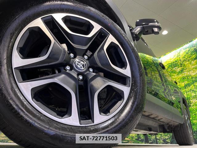 Toyota RAV4 2021-04 7934194-12