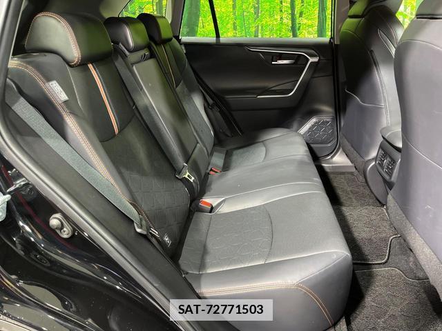 Toyota RAV4 2021-04 7934194-8