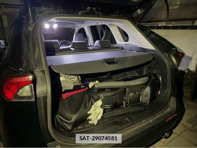 Toyota RAV4 2020-10 7935336-17