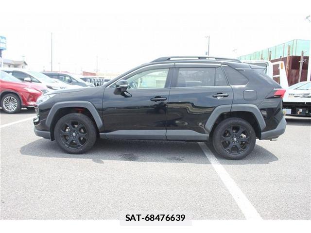 Toyota RAV4 2021-07 7935826-12