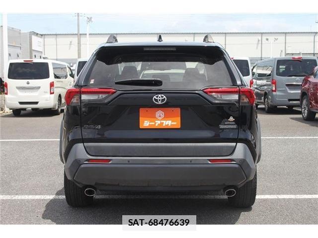 Toyota RAV4 2021-07 7935826-14