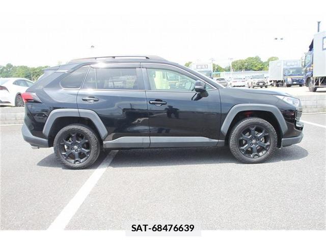 Toyota RAV4 2021-07 7935826-16