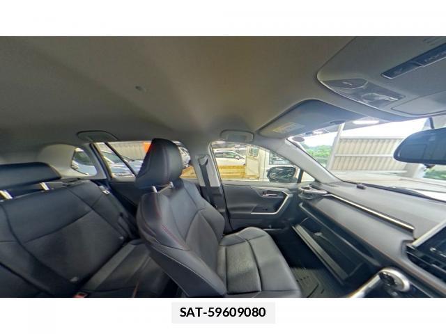 Toyota RAV4 2021-07 7936628-4