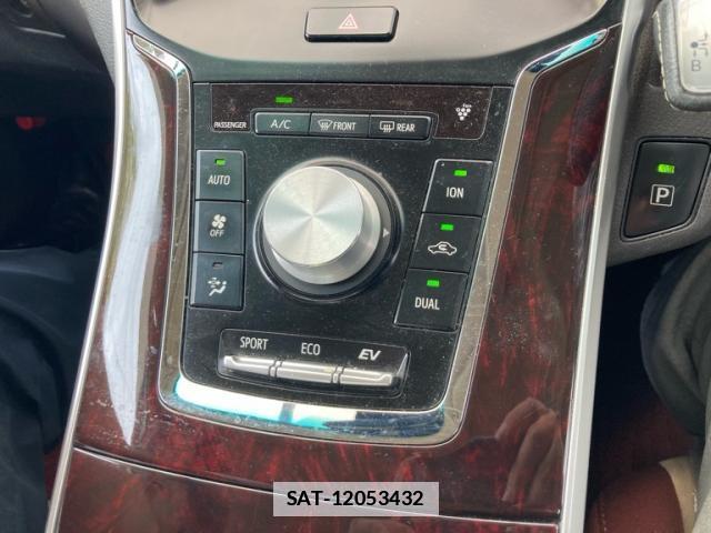Toyota SAI 2014-02 7935632-3