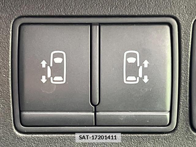 Nissan SERENA 2011-11 7934528-2