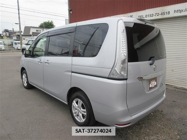 Nissan SERENA 2015-09 7935278-3