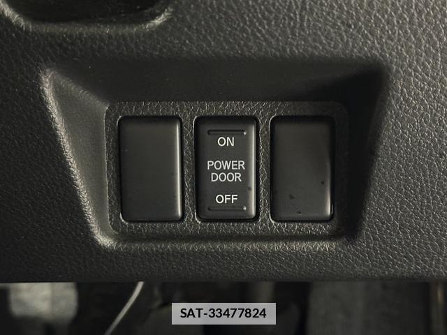 Nissan SERENA 2013-11 7936313-13