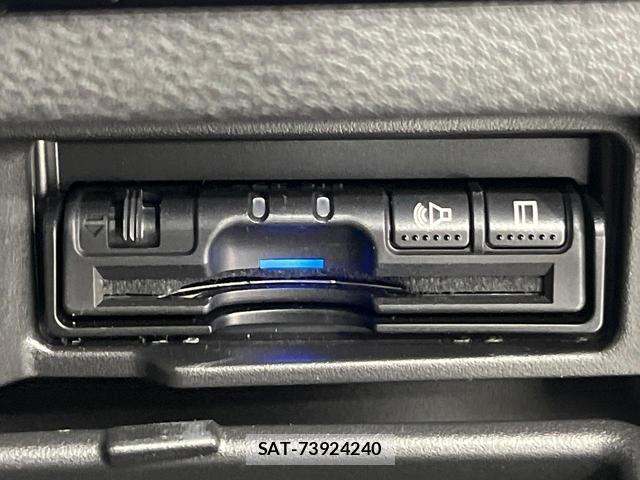 Nissan SERENA 2016-10 7936781-6