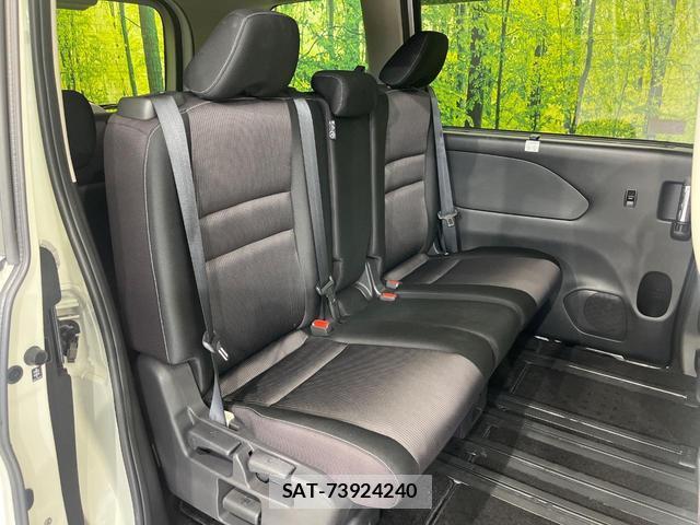 Nissan SERENA 2016-10 7936781-8