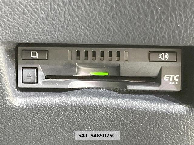 Toyota SIENTA 2017-01 7935381-5