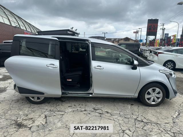 Toyota SIENTA 2021-06 7935794-15
