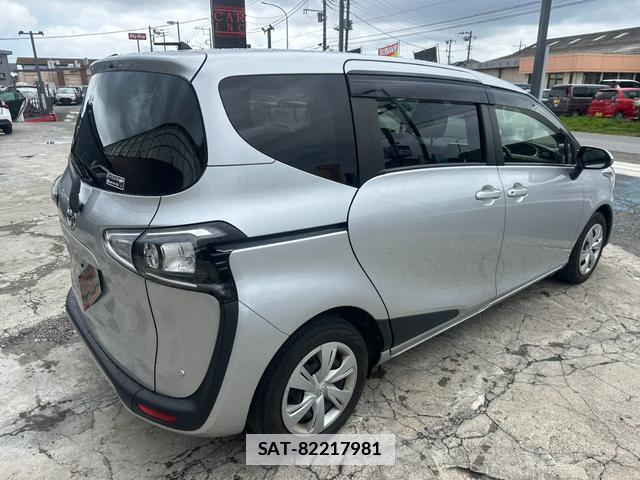 Toyota SIENTA 2021-06 7935794-16