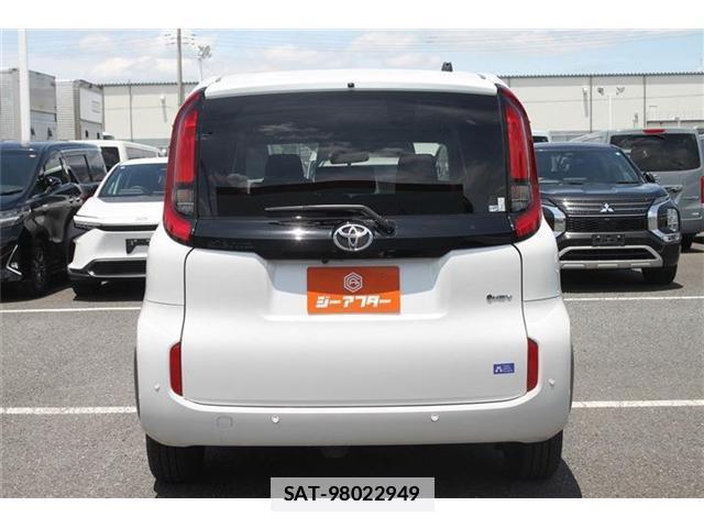 Toyota SIENTA 2024-10 7935823-11
