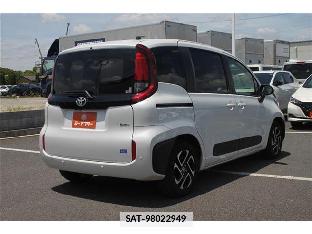 Toyota SIENTA 2024-10 7935823-12