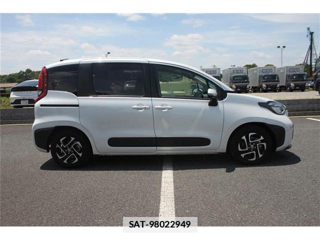 Toyota SIENTA 2024-10 7935823-13