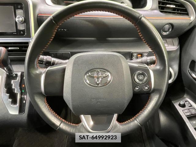 Toyota SIENTA 2017-08 7937048-11