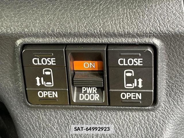 Toyota SIENTA 2017-08 7937048-3