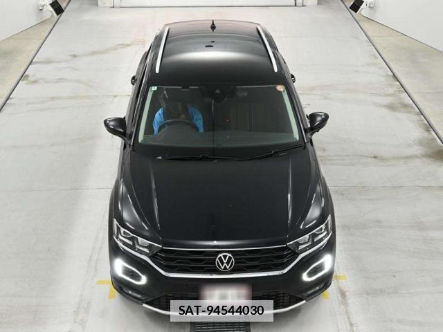 VolksWagen T-ROC 2022-05 7936028-10