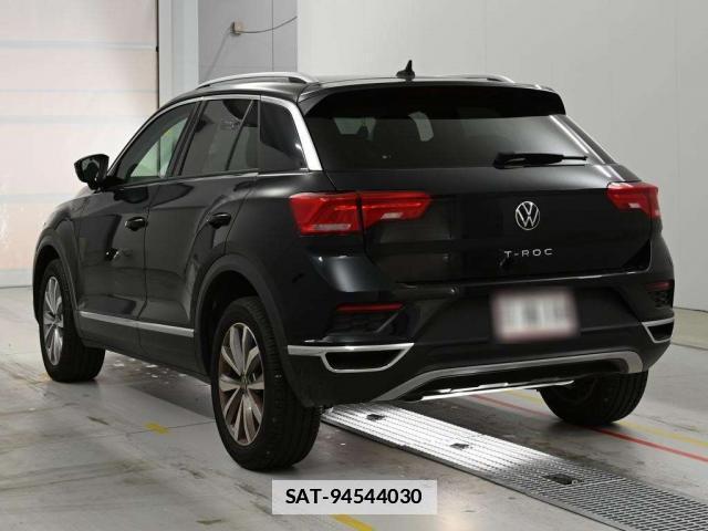 VolksWagen T-ROC 2022-05 7936028-11