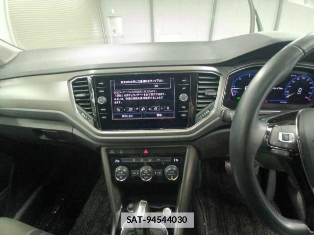 VolksWagen T-ROC 2022-05 7936028-2