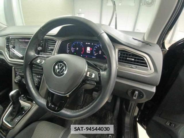 VolksWagen T-ROC 2022-05 7936028-3