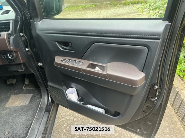 Toyota TANK 2017-11 7936728-4