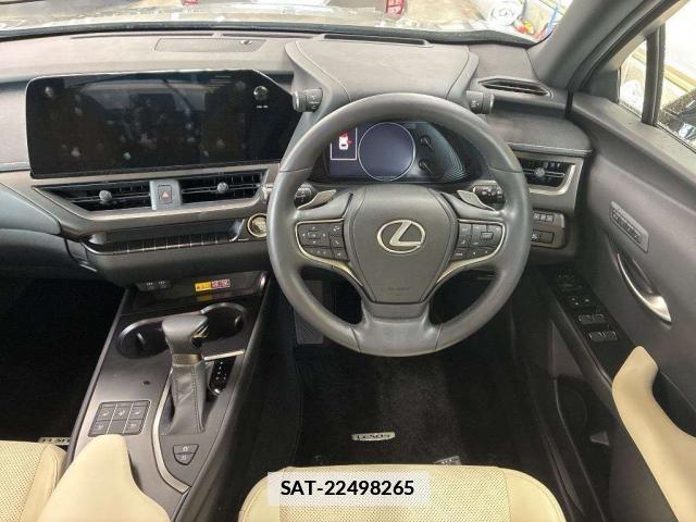 Lexus UX 2023-06 7933872-2