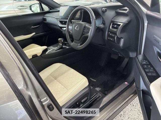 Lexus UX 2023-06 7933872-6