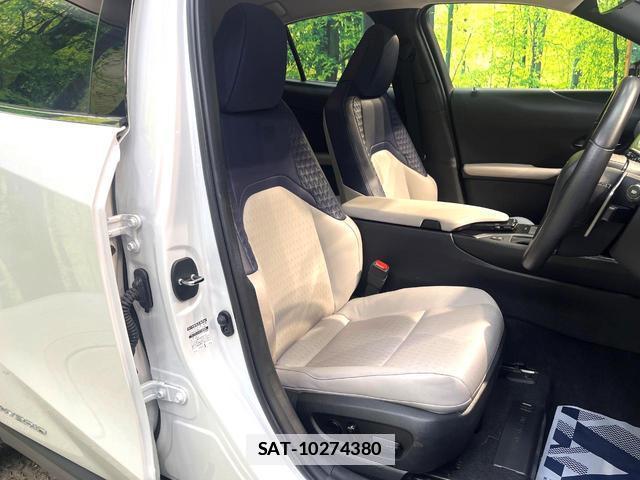 Lexus UX 2022-07 7934743-7