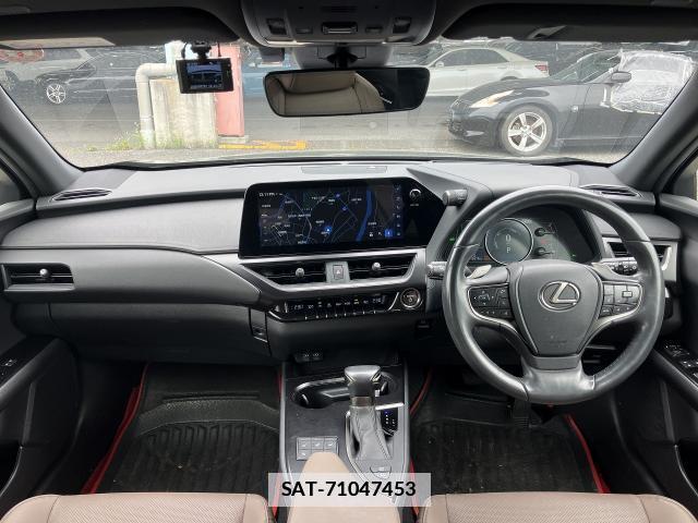 Lexus UX 2023-09 7936824-2