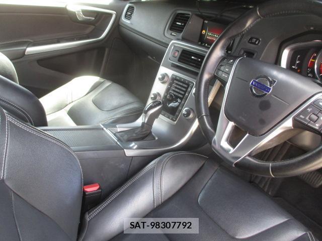 Volvo V60 2017-07 7934749-3