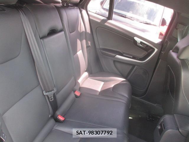 Volvo V60 2017-07 7934749-8