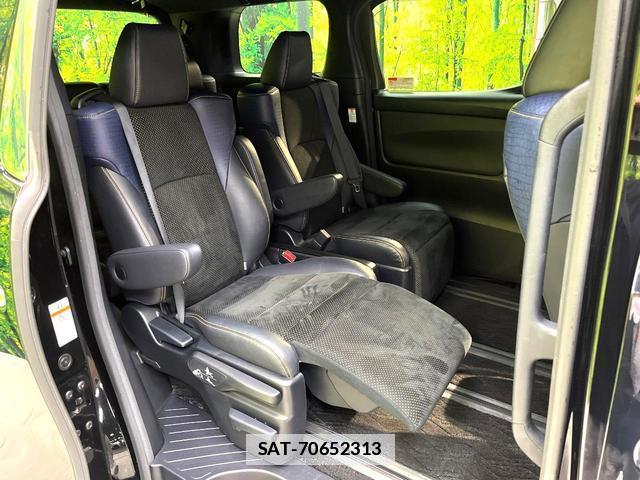 Toyota VELLFIRE 2017-07 7934737-8