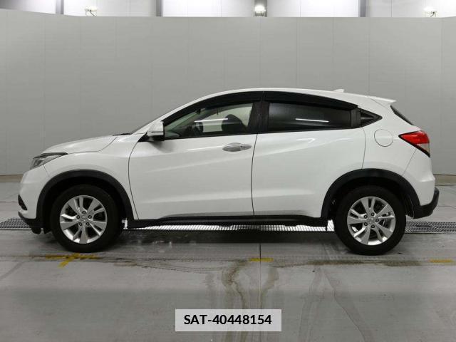 Honda VEZEL 2018-03 7933894-11