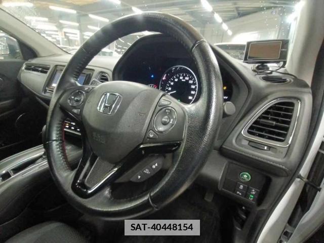 Honda VEZEL 2018-03 7933894-2